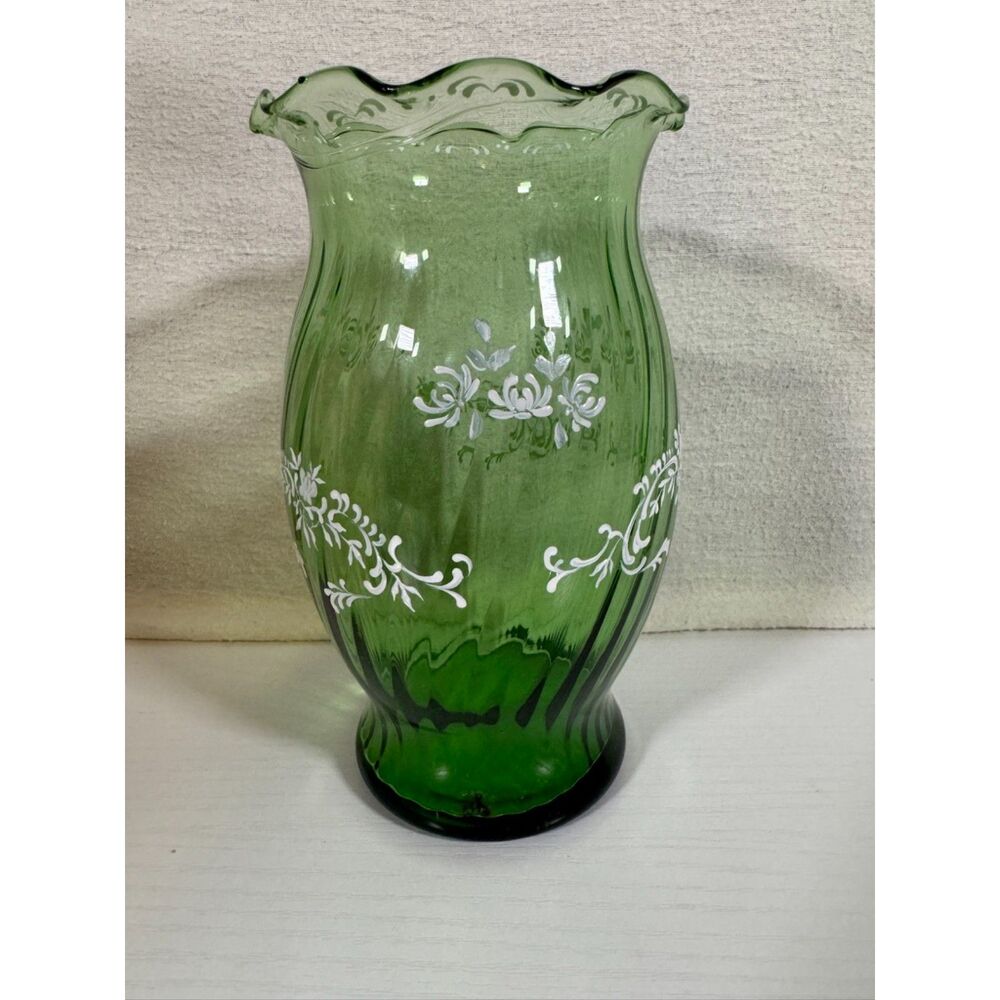 Vintage Green Ribbed Glass Vase Ruffled‎ Rim White Hand Painted Flowers 7"